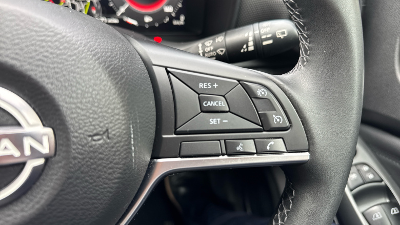 Nissan Juke 1.0 DiG-T N-Connecta 5dr Petrol Hatchback